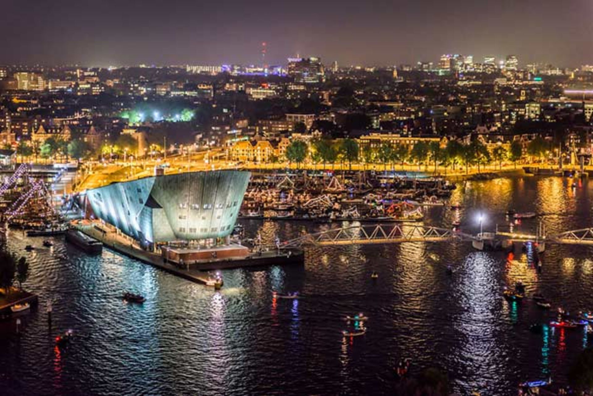 عکاسی از آمستردام در شب