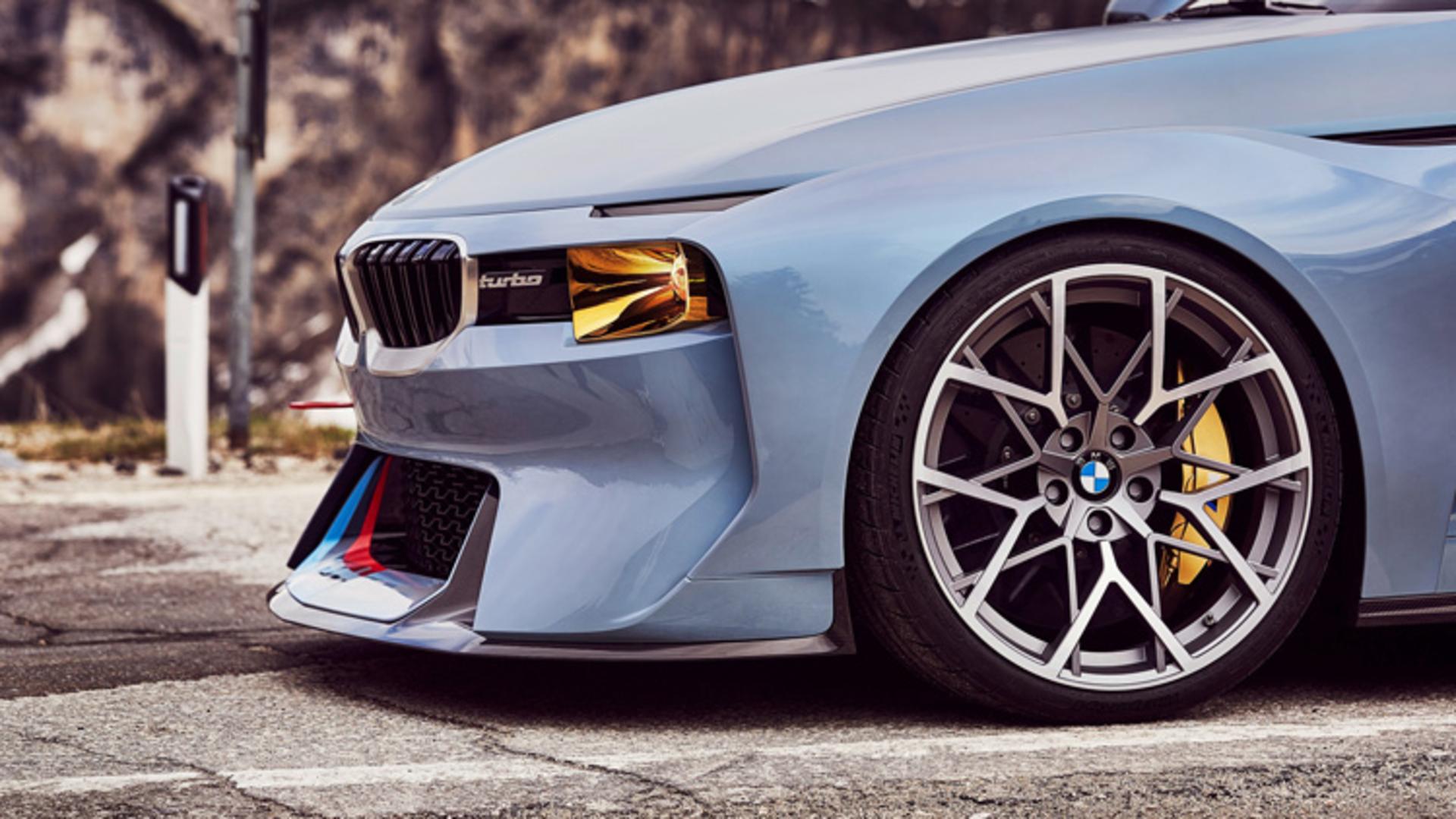 bmw-2002-hommage