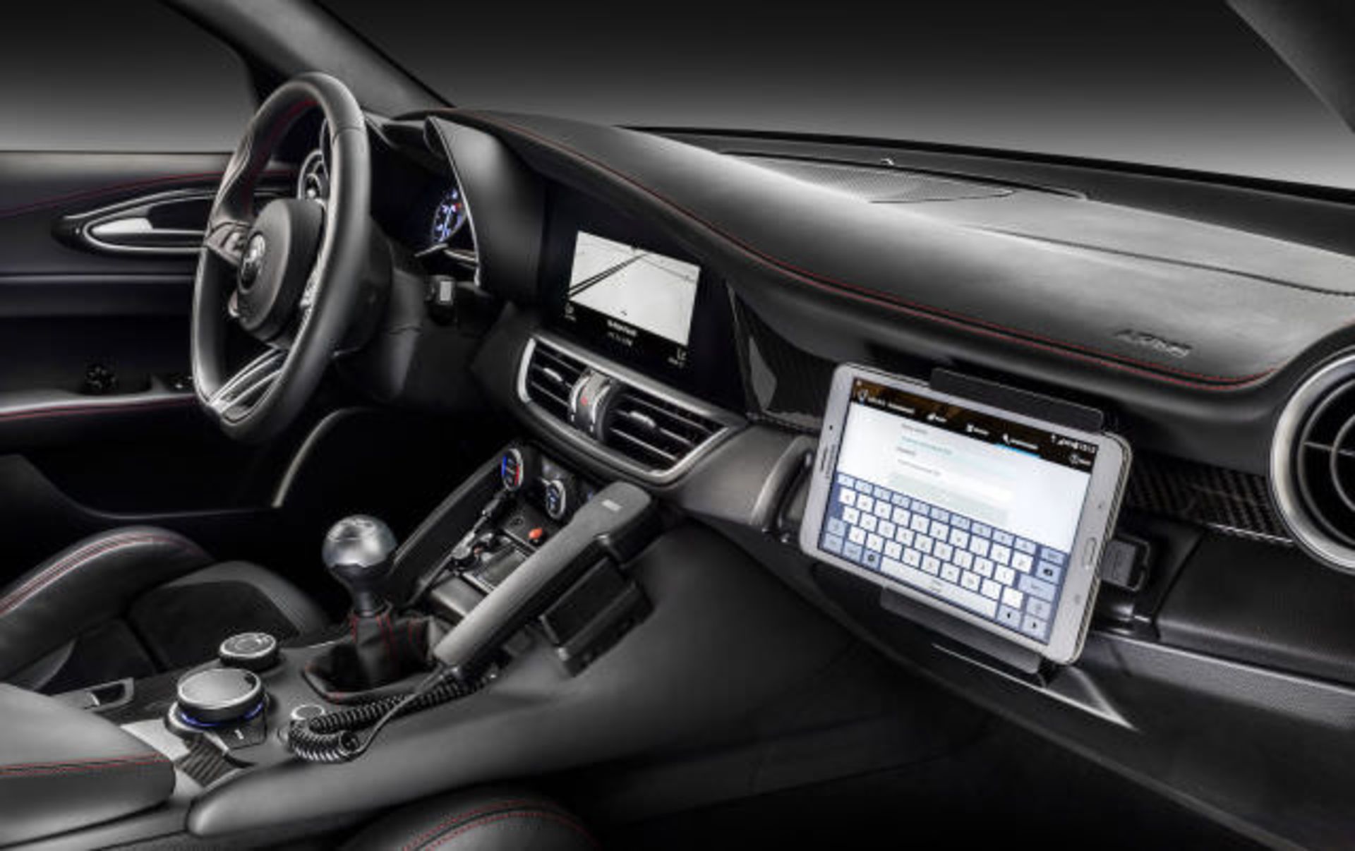 آلفارومئو جولیا پلیس