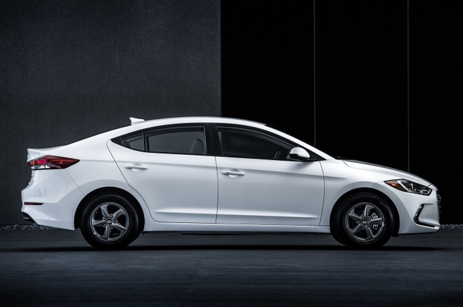 الانترا ۲۰۱۷ اکو