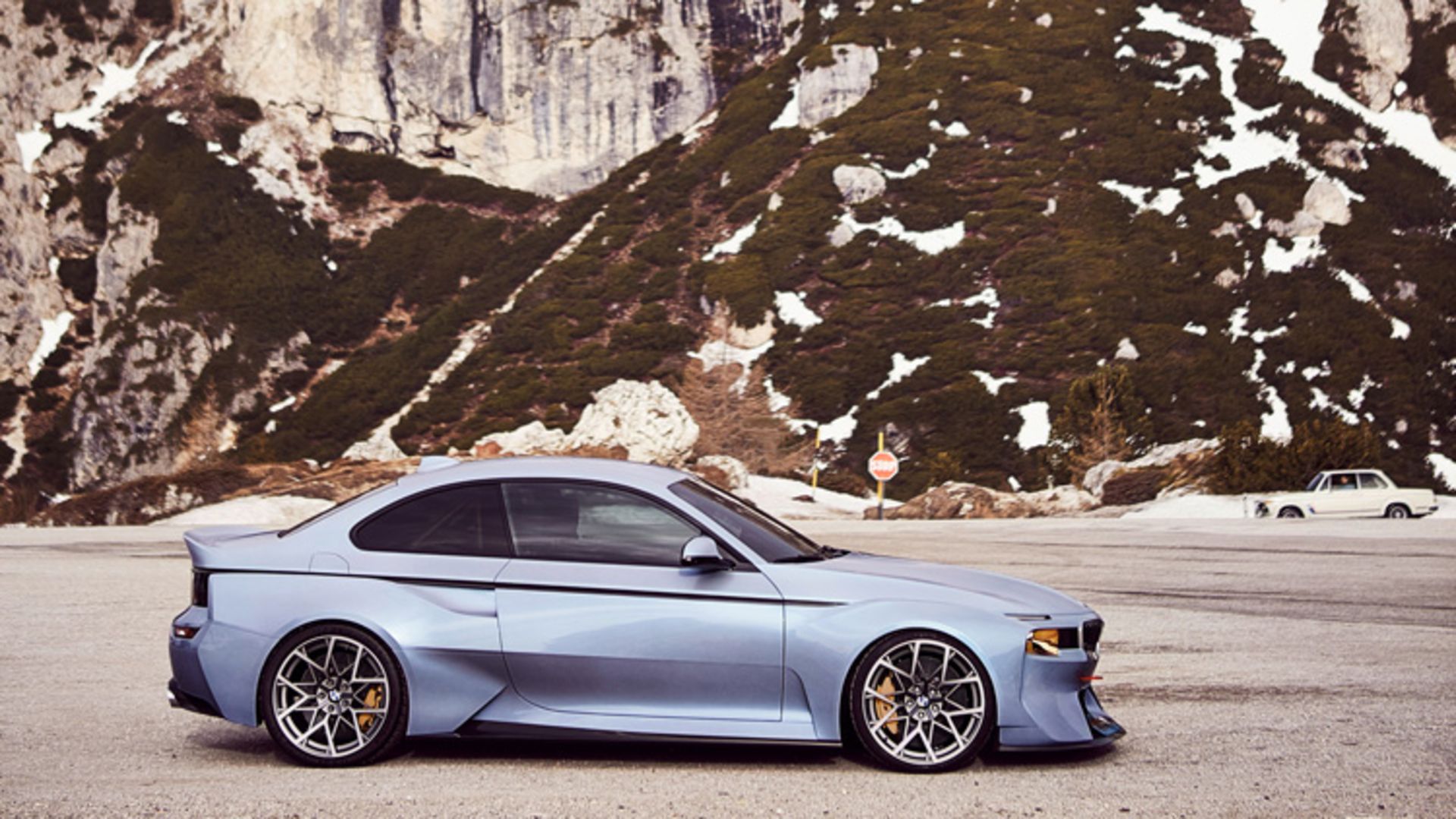 bmw-2002-hommage