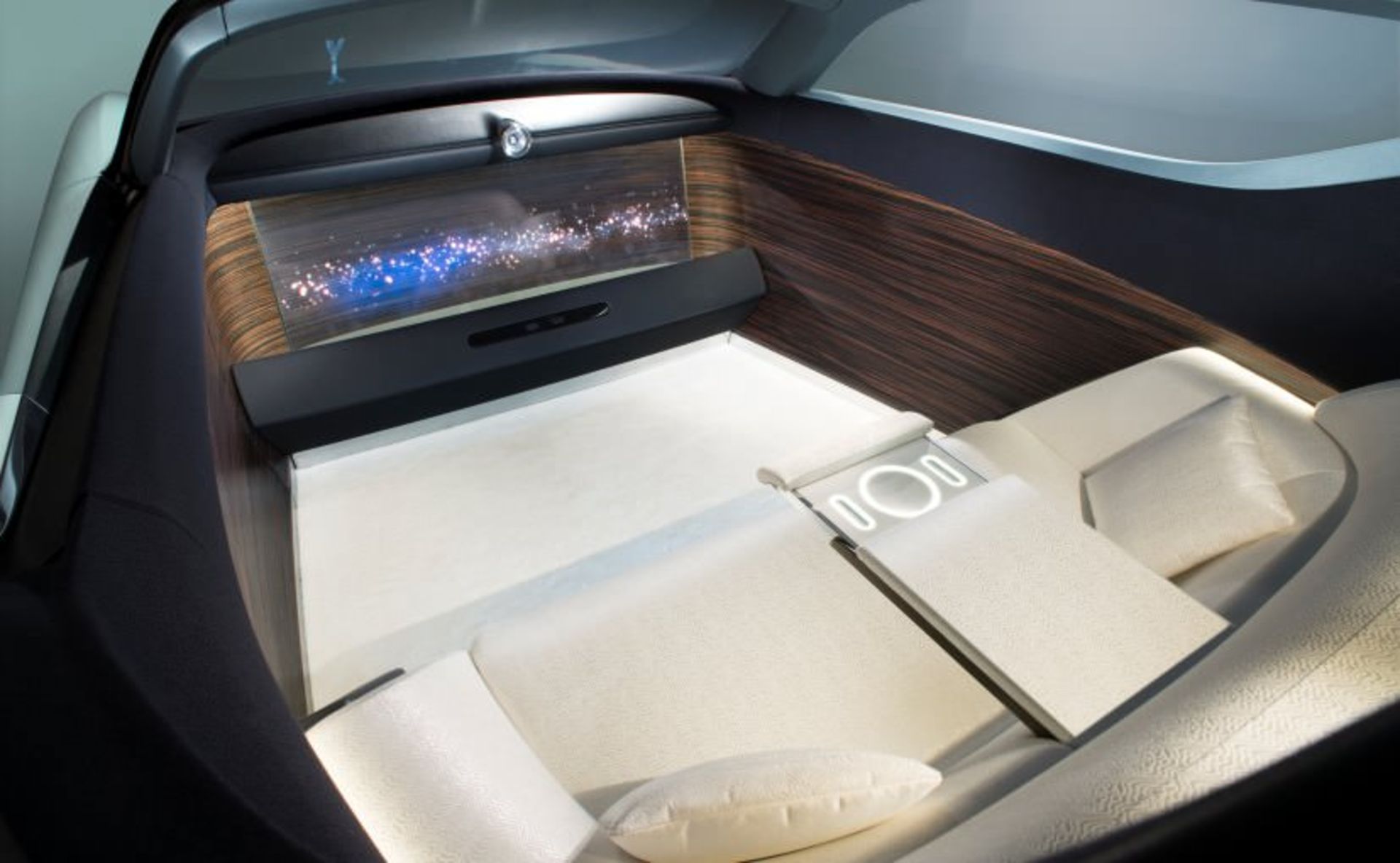 مدل مفهومی ۱۰۰ سال آینده رولزرویس