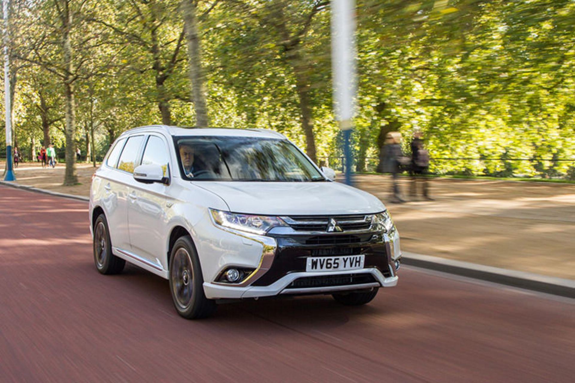 میتسوبیشی اوت لندر