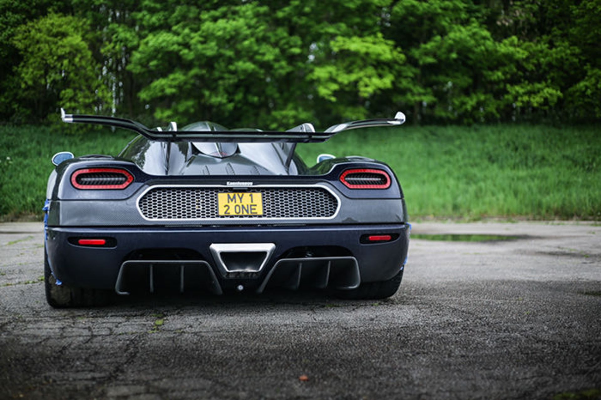 کوینیگزگ وان one:1