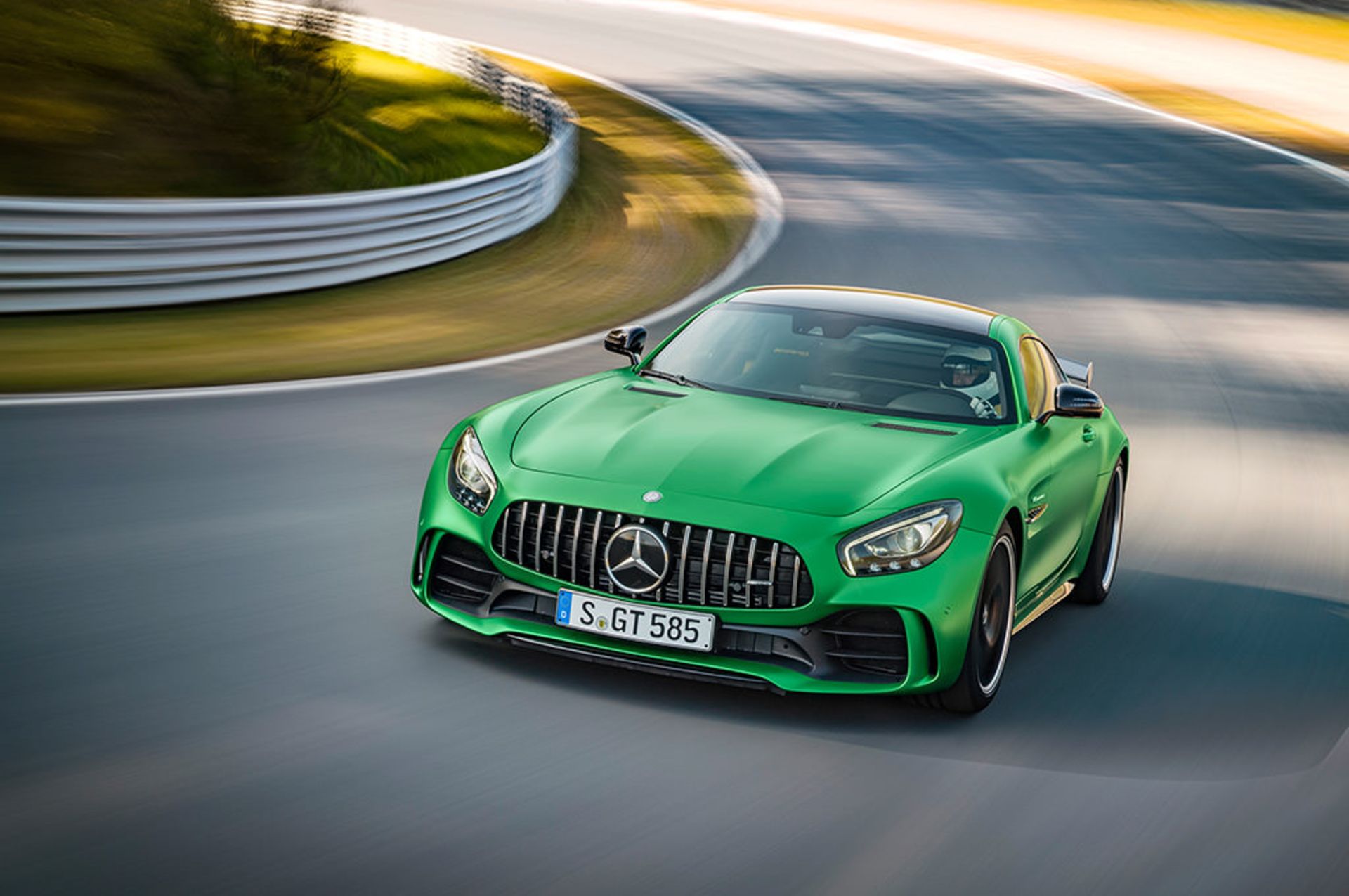 مرسدس بنز AMG GT R 2018