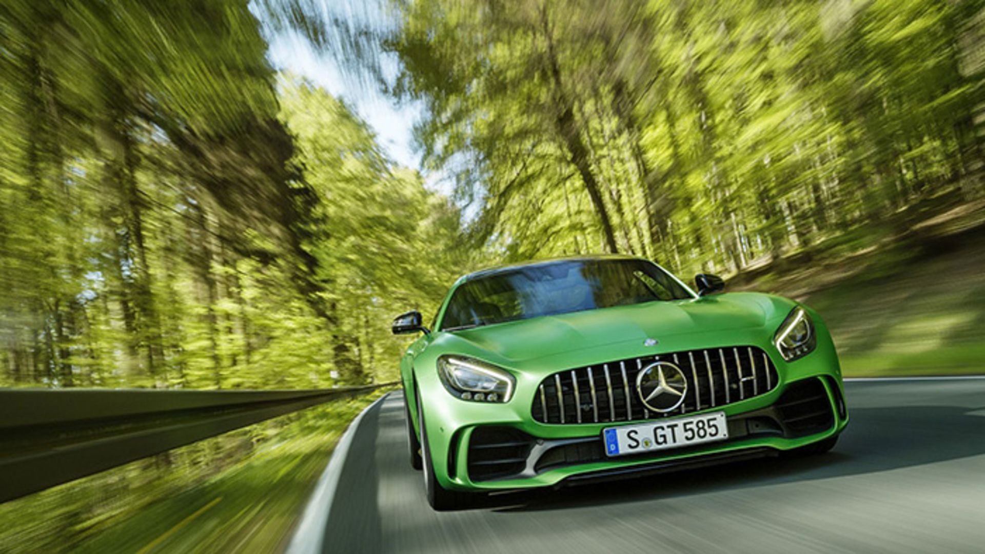 مرسدس بنز AMG GT R
