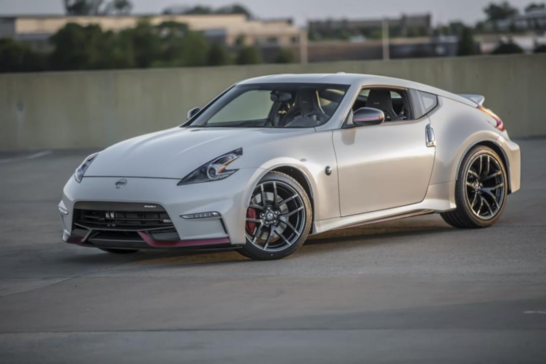 نیسان 370Z