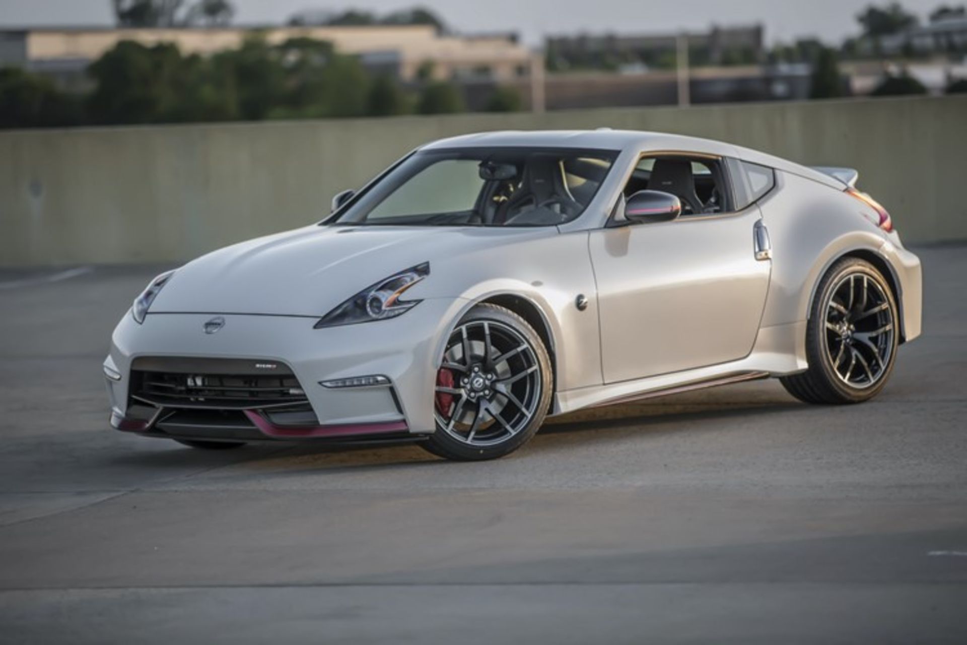 نیسان 370Z