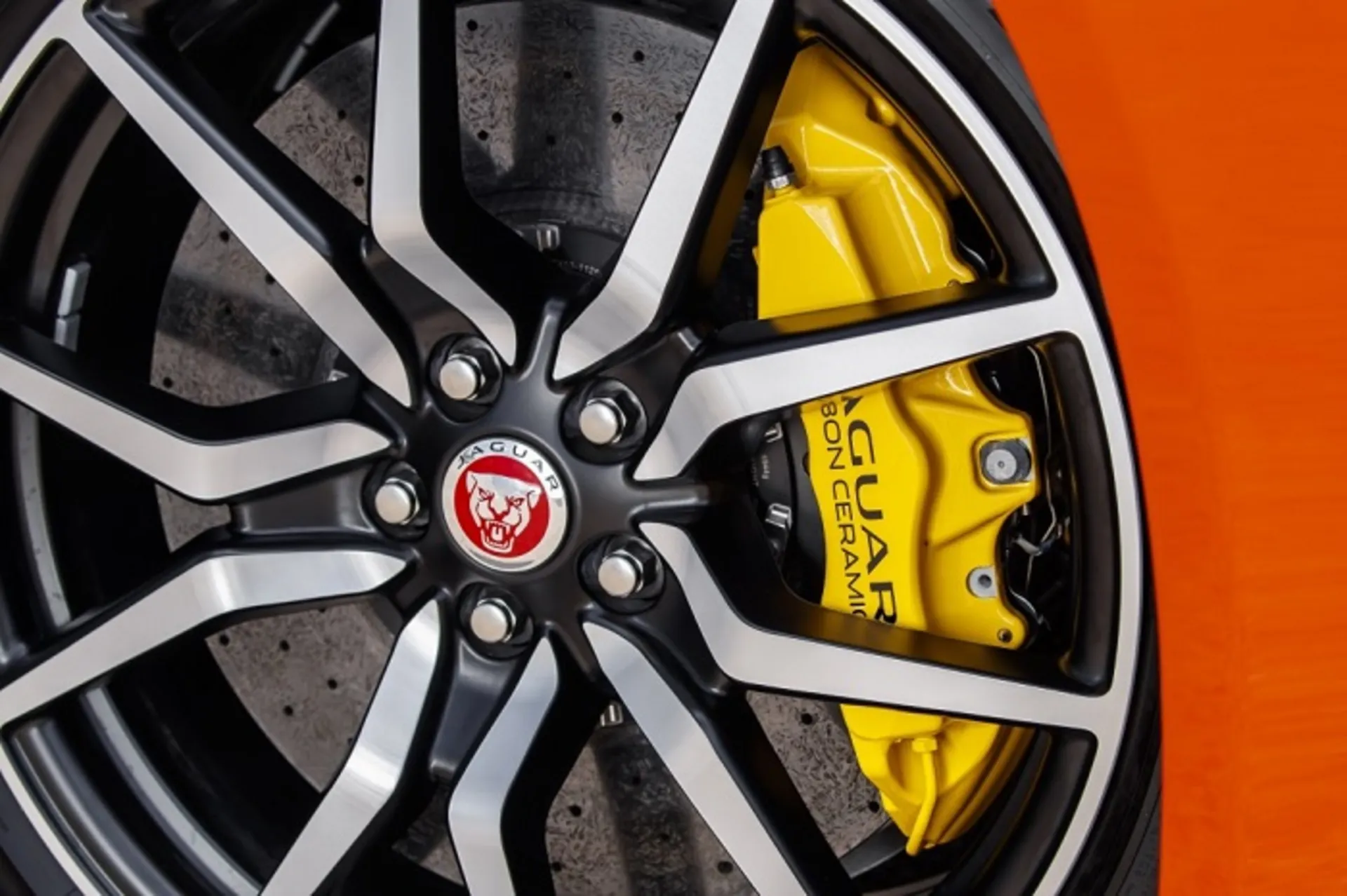 جگوار F-Type SVR