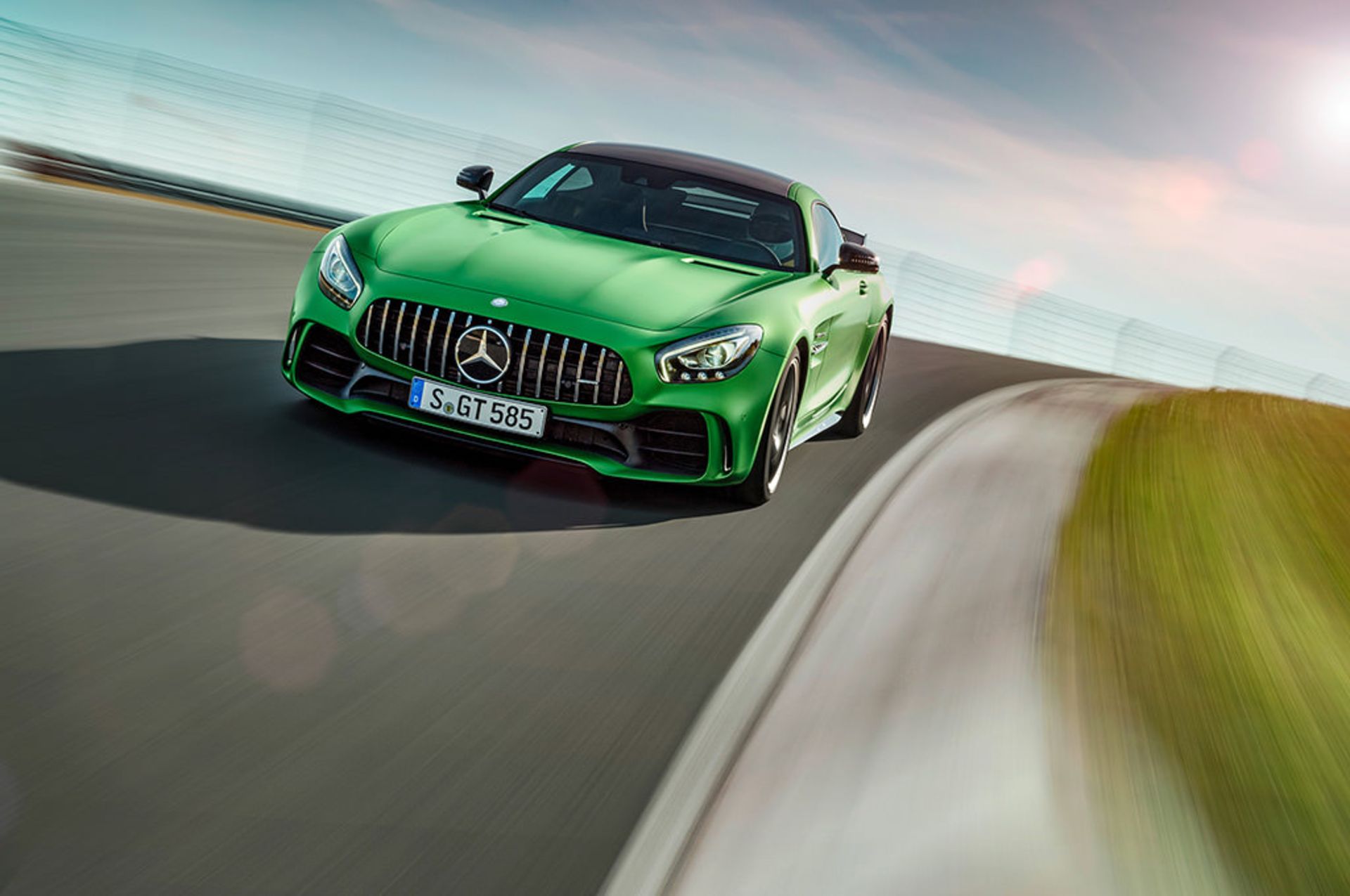 مرسدس بنز AMG GT R 2018