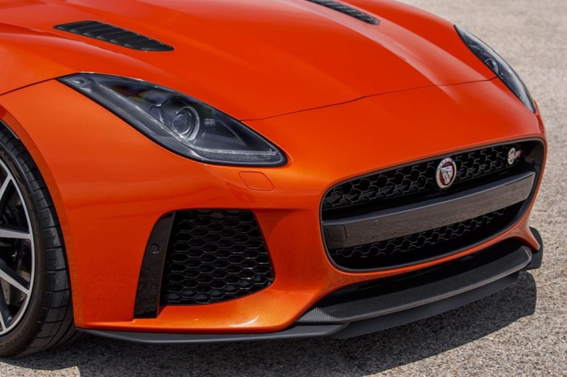 جگوار F-Type SVR