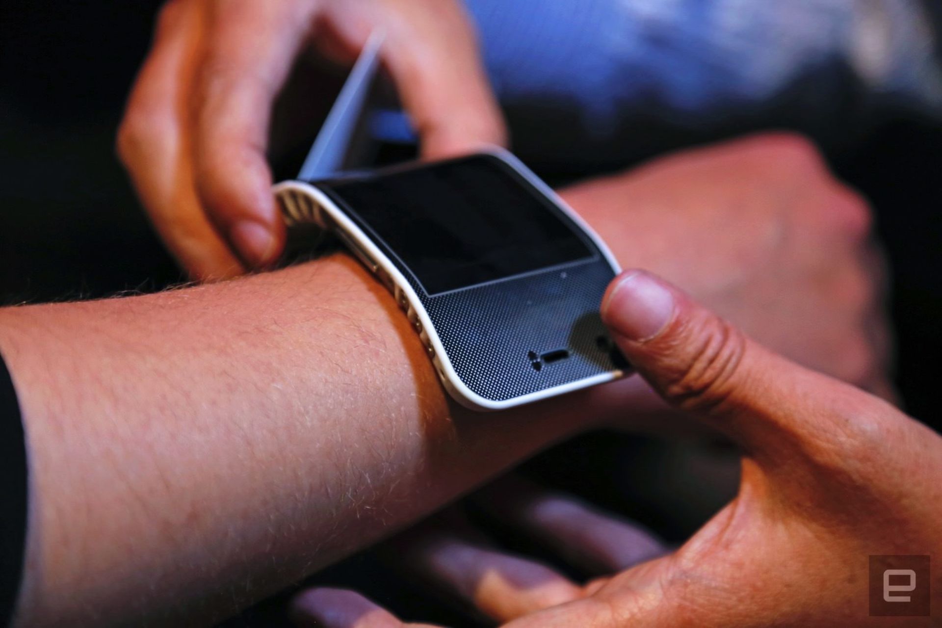 گوشی تاشدنی لنوو