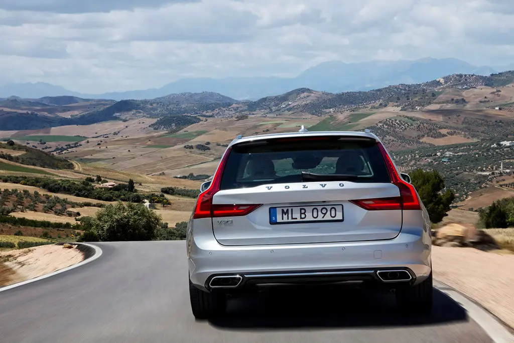 ولوو V90