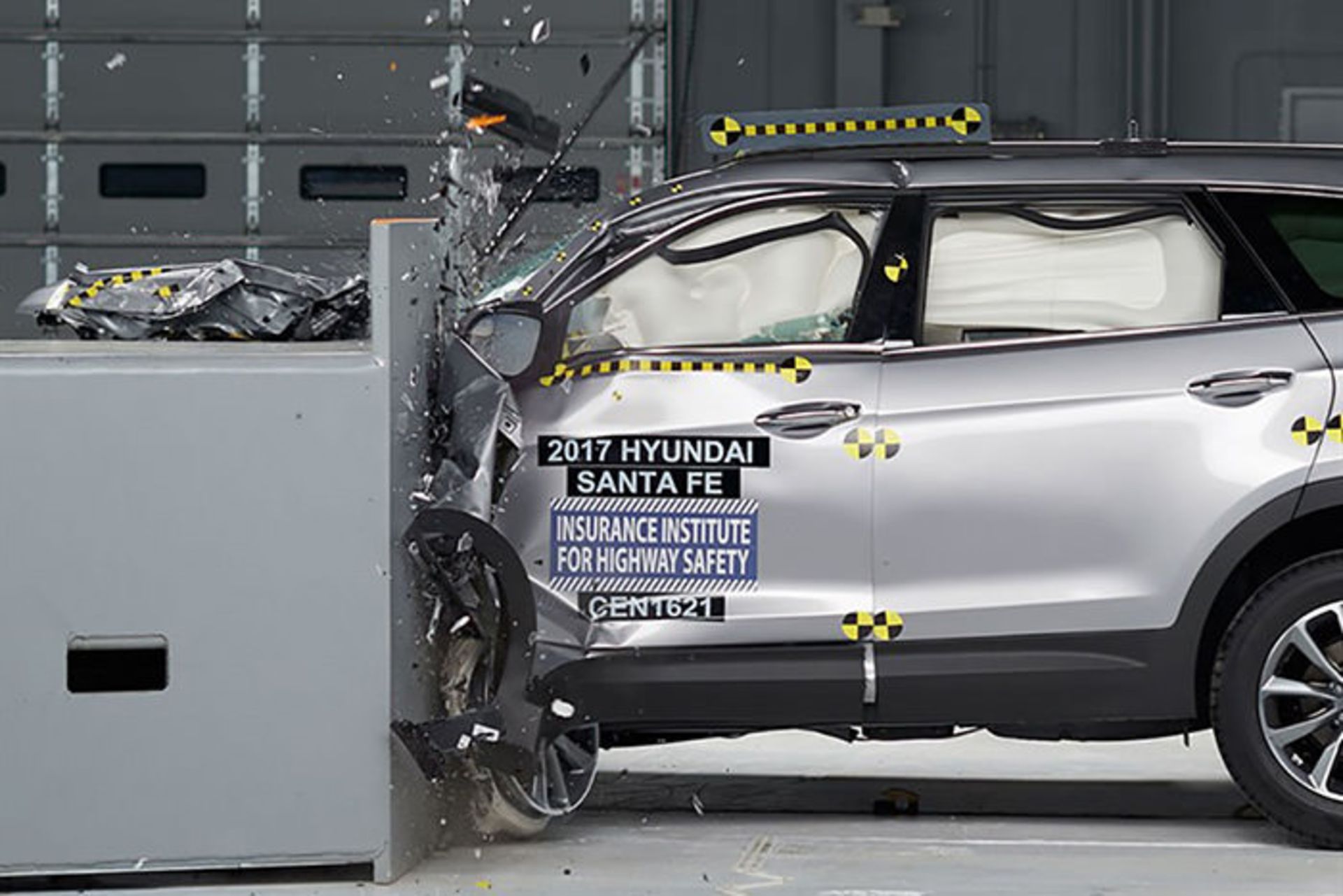 تست تصادف هیوندای سانتافه