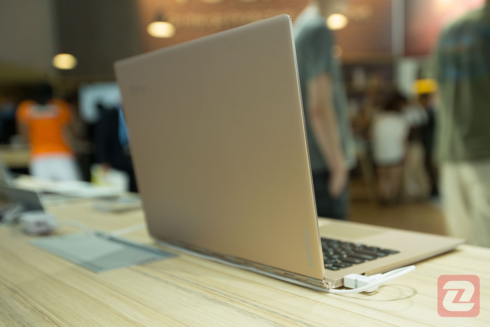 Lenovo Yoga 910 / یوگا 910