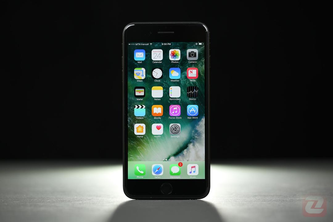 آیفون 7 پلاس / iPhone 7 Plus از نمای جلو مدل مشکی