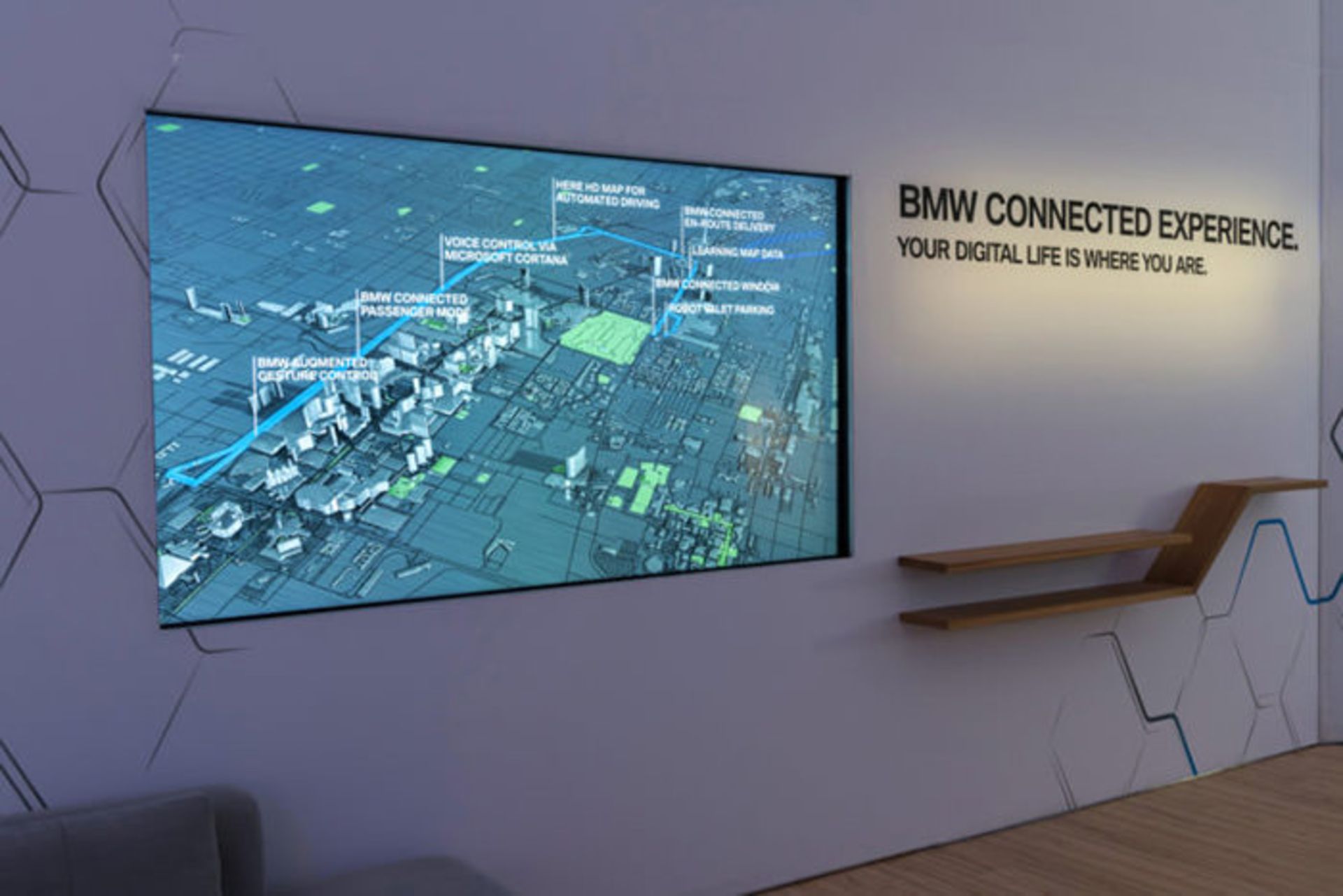 پنجره هوشمند بی ام و