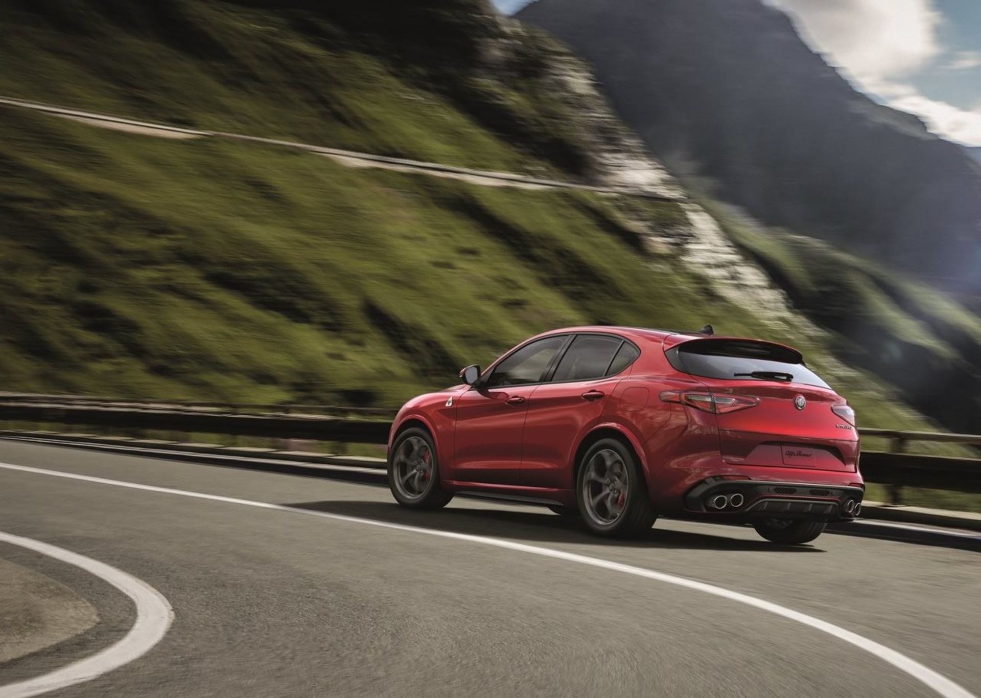 آلفارومئو استلویو / AlfaRomeo Suv