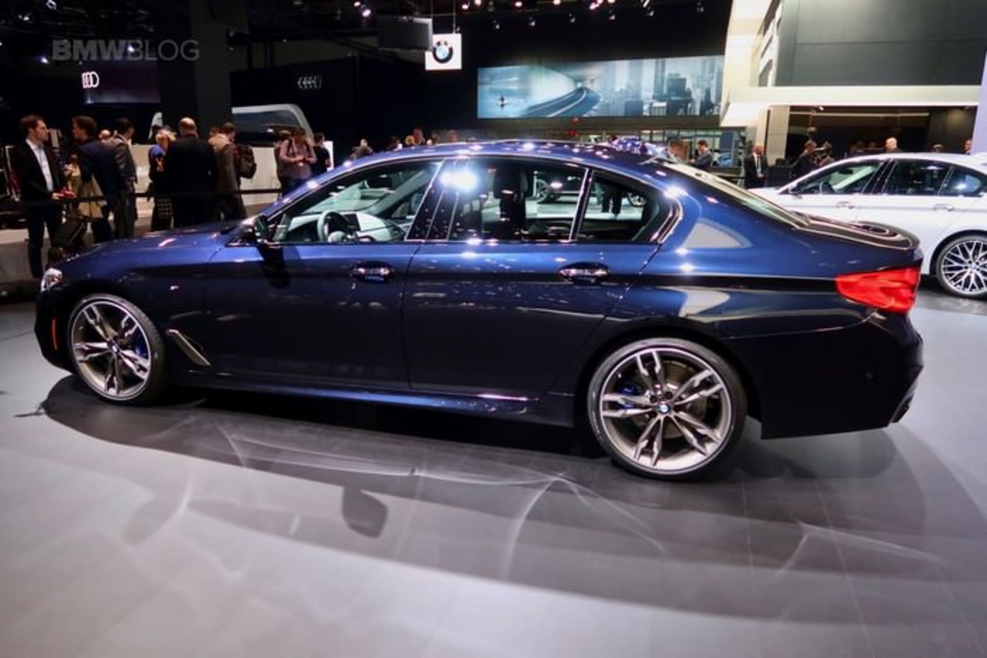 بی‌ام‌و M550i 