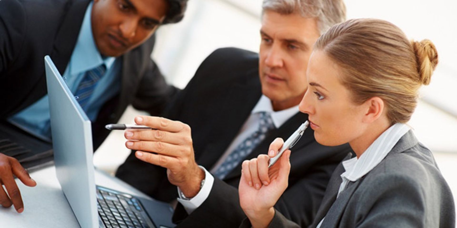 روابط کاری خوب و مزایای شگفت انگیزشان برای کار شما