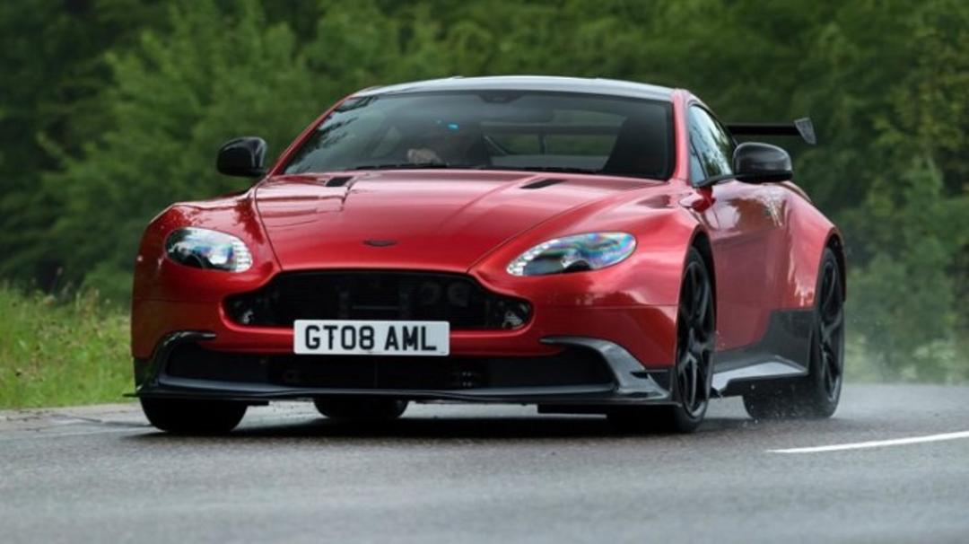 استون مارتین ونتیج GT8