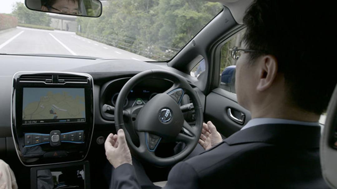 نیسان لیف / nissan leaf