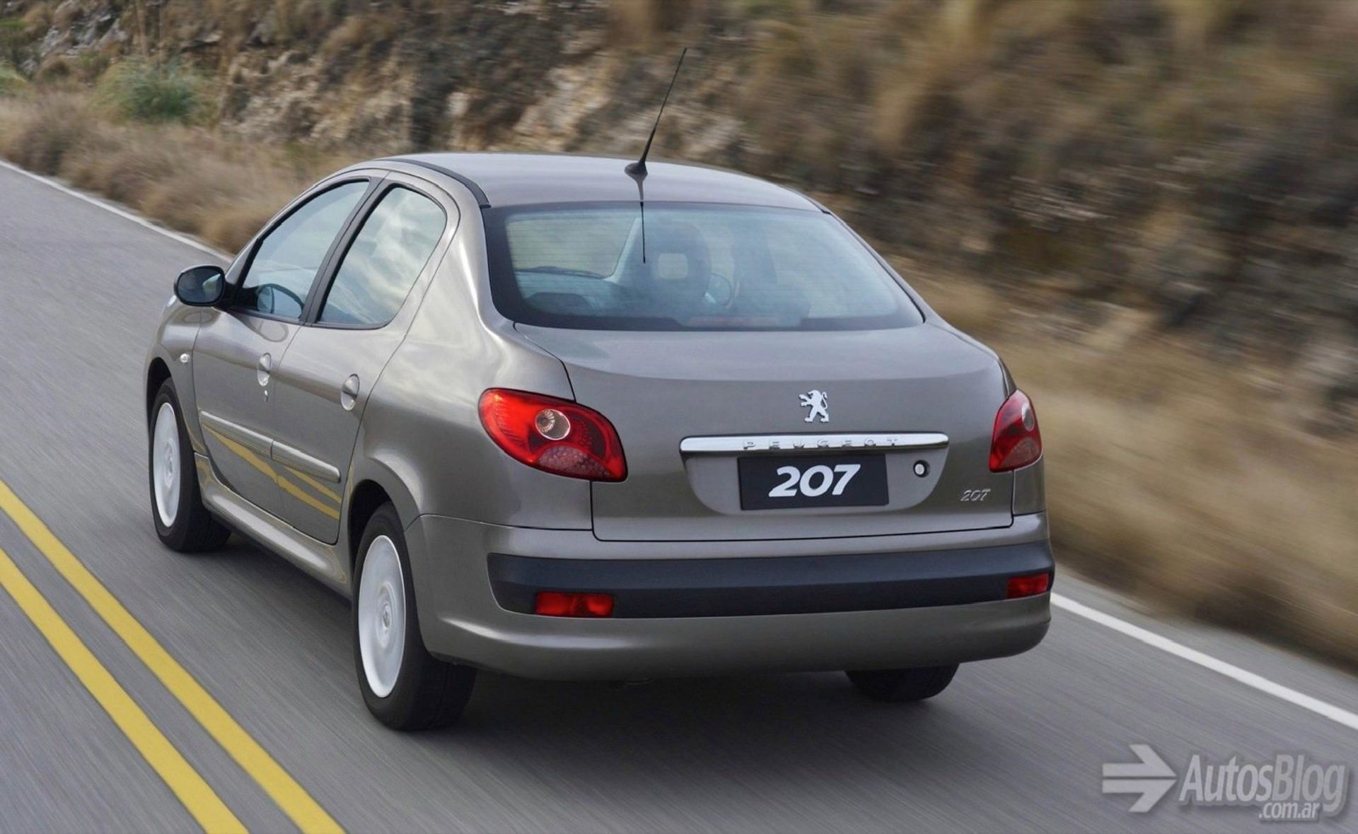 پژو 207 صندوقدار /peugeot 207 sd