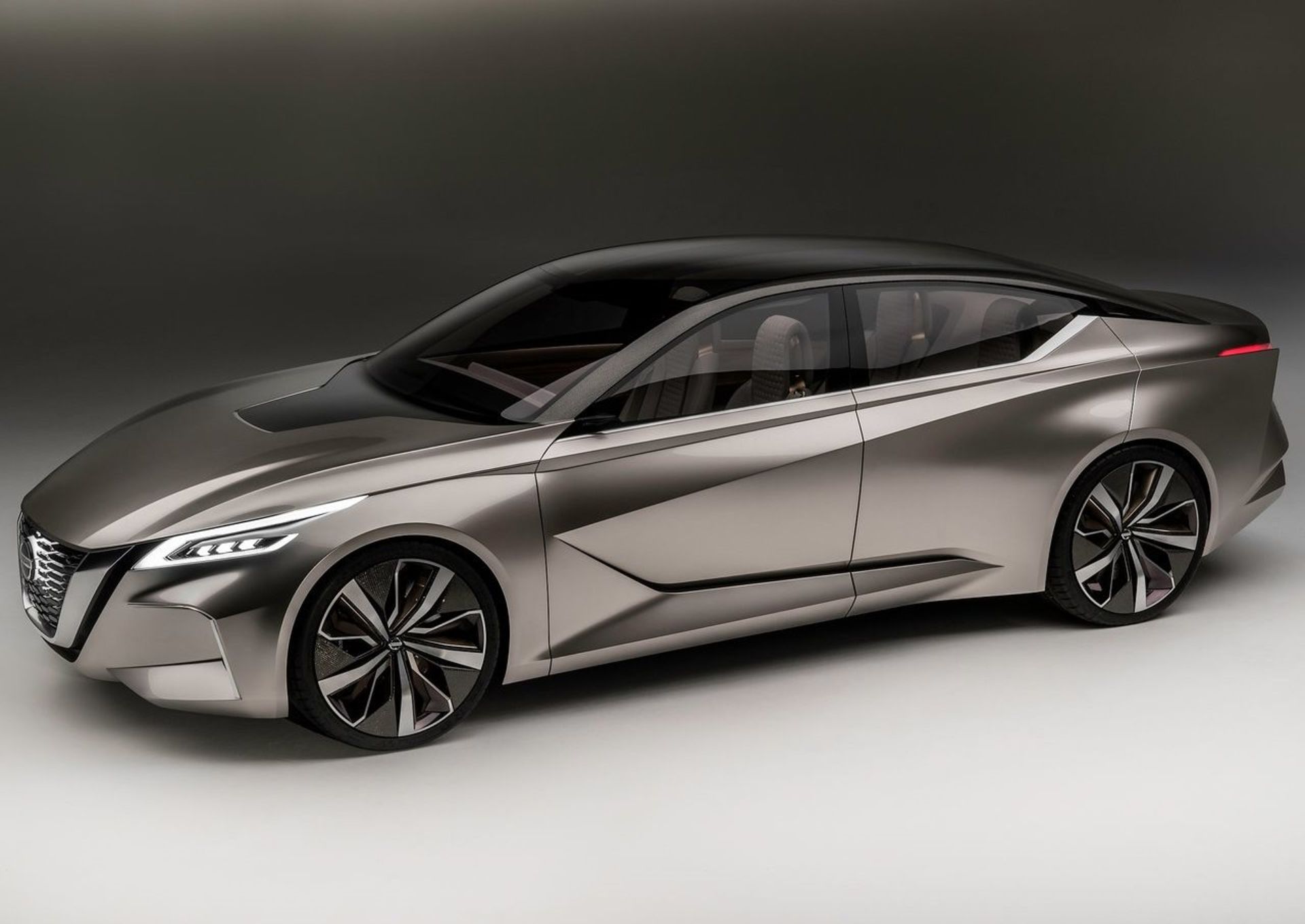 نیسان وی موشن 2