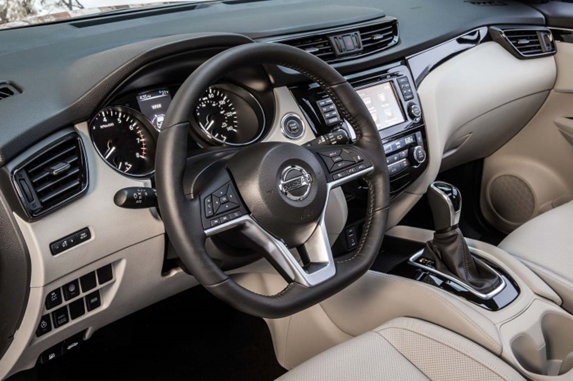 نیسان قشقایی Rogue Sport