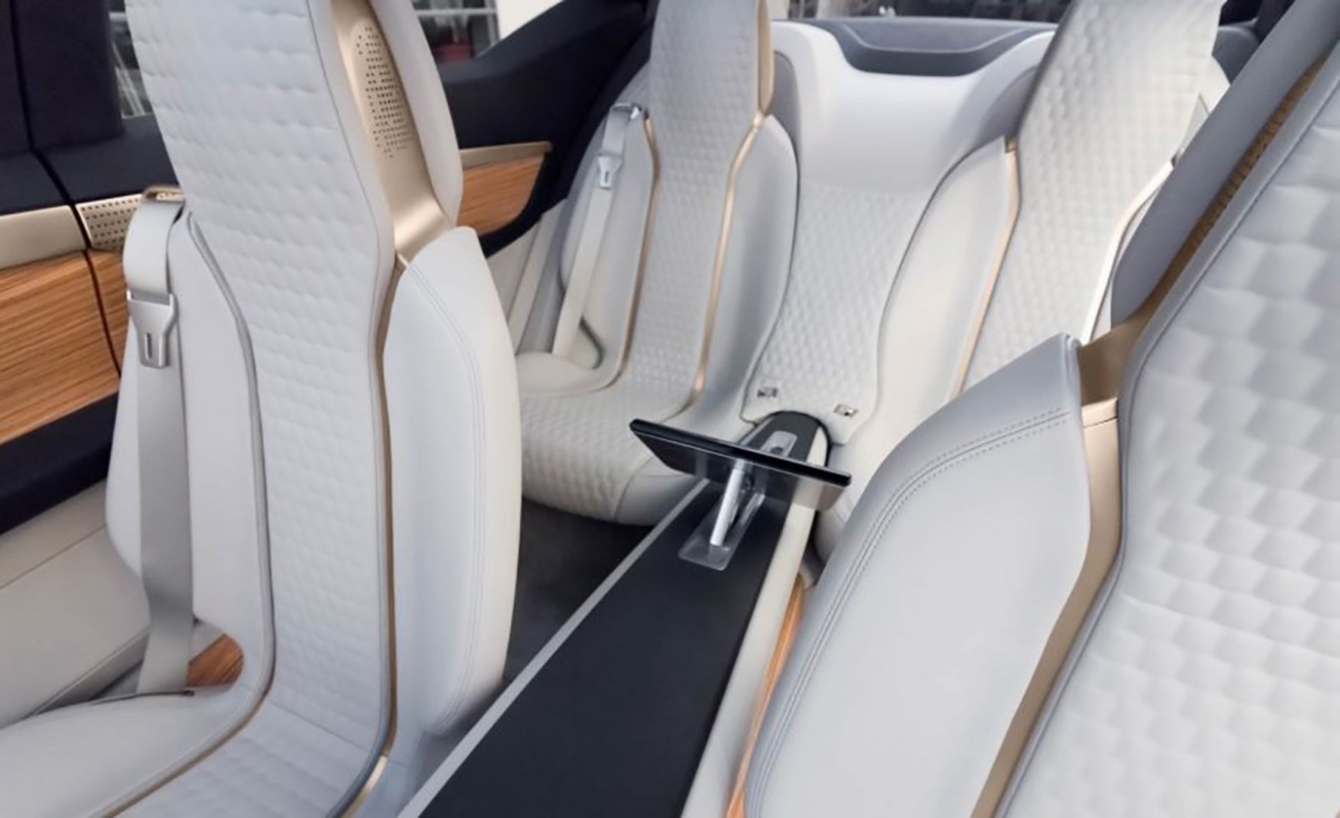 نیسان وی موشن