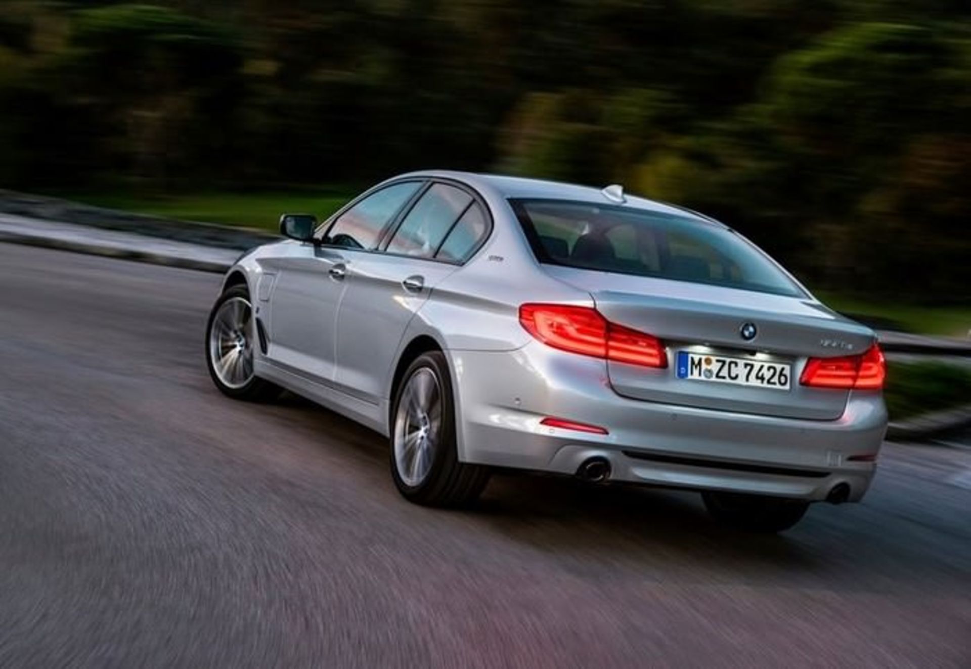 بی‌ام‌و به عنوان یکی از مدل‌های سری ۵ و با کد نام 530e 