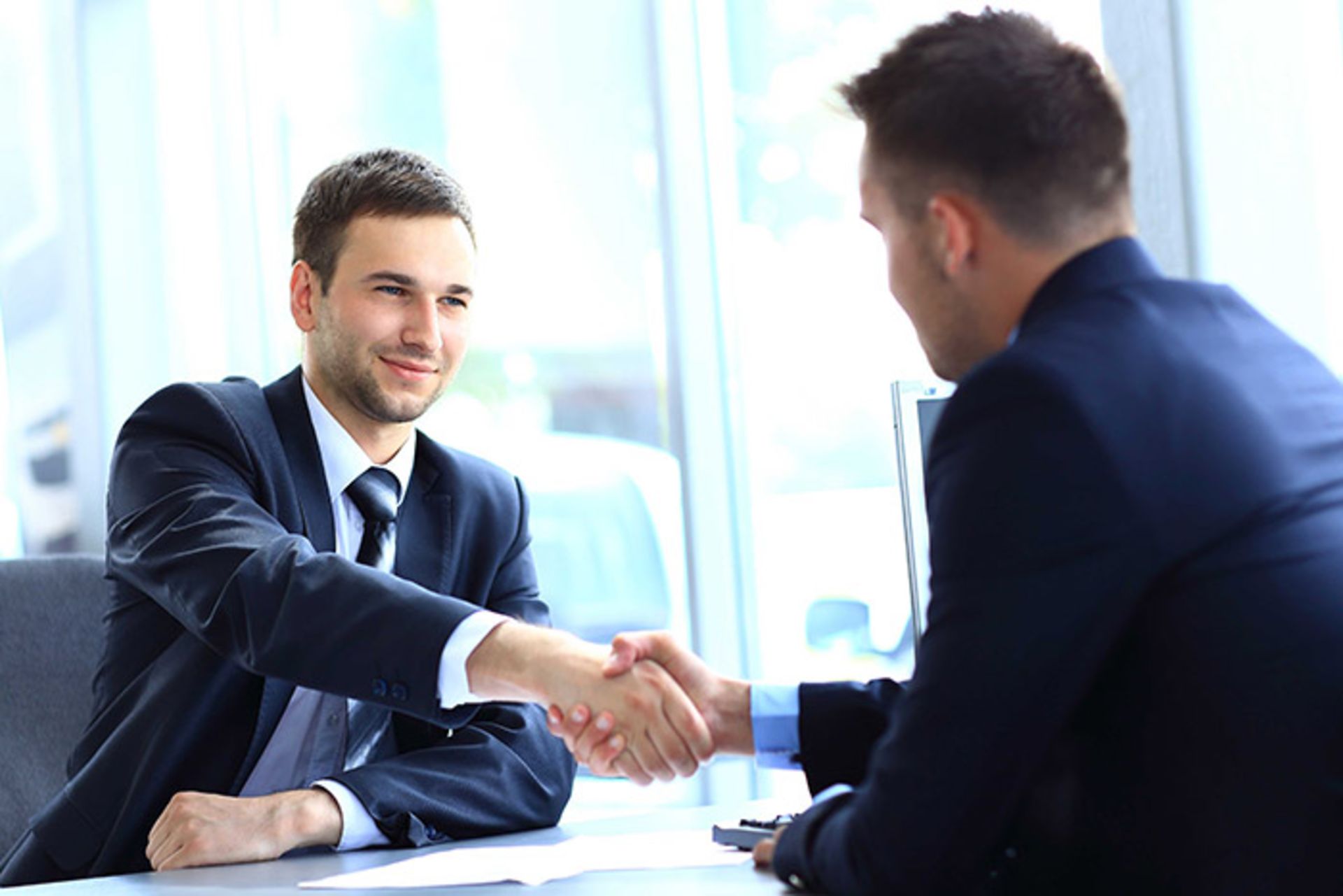 روابط کاری خوب و مزایای شگفت انگیزشان برای کار شما