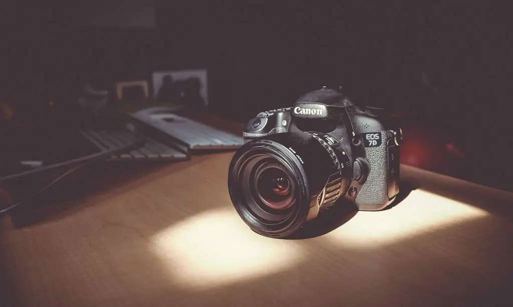 DSLR Camera
