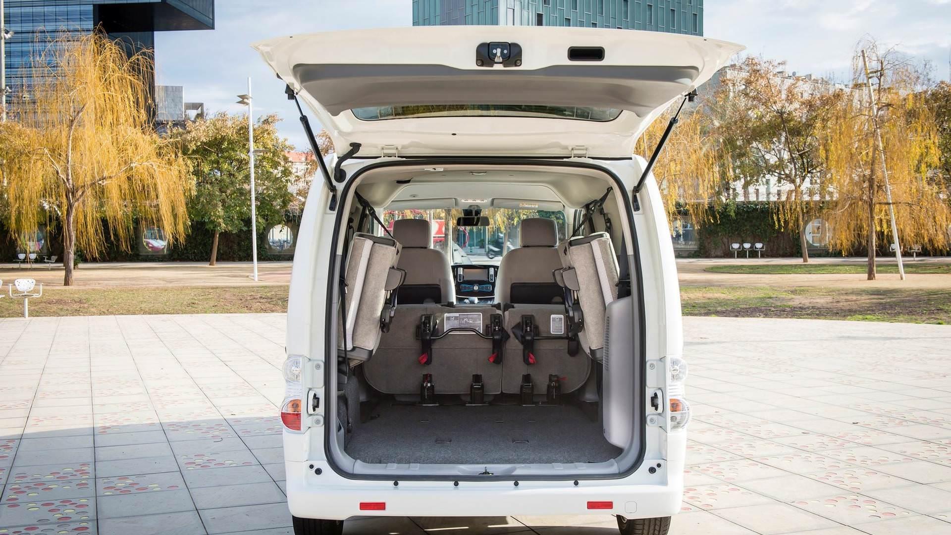 نیسان E-NV200