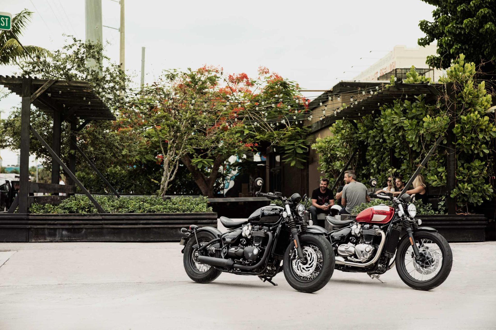موتورسیکلت Triumph Bonneville Bobber Black