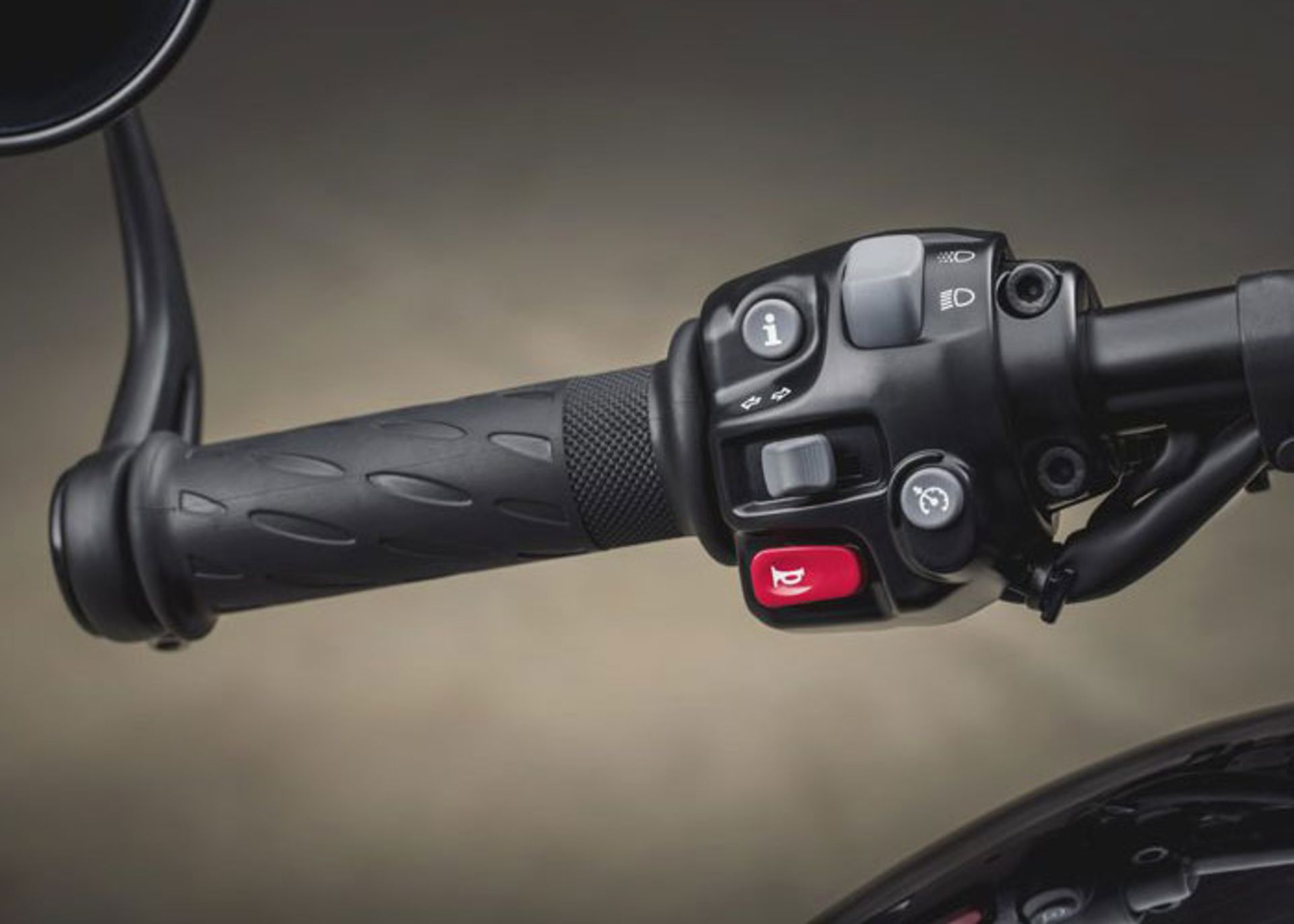 موتورسیکلت Triumph Bonneville Bobber Black