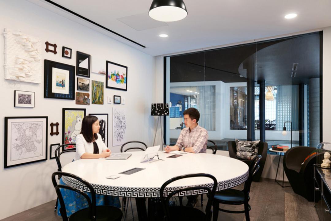 دفتر کار airbnb