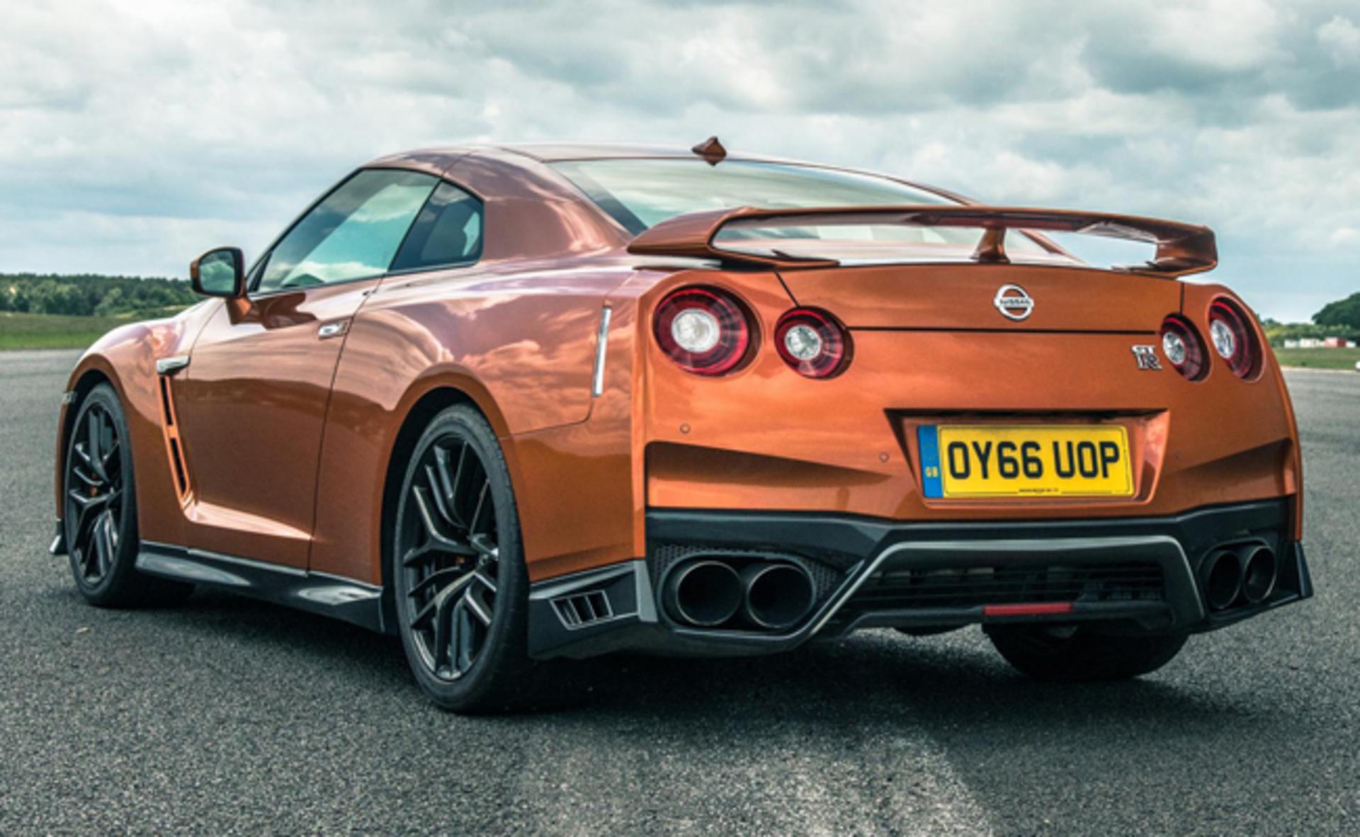 نیسان GT-R