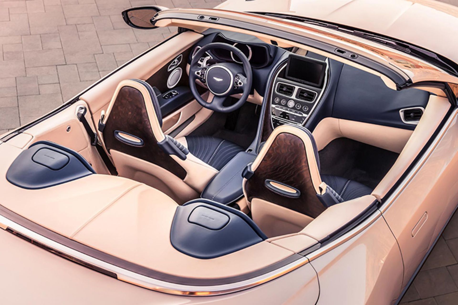 Aston Martin DB11 Volante