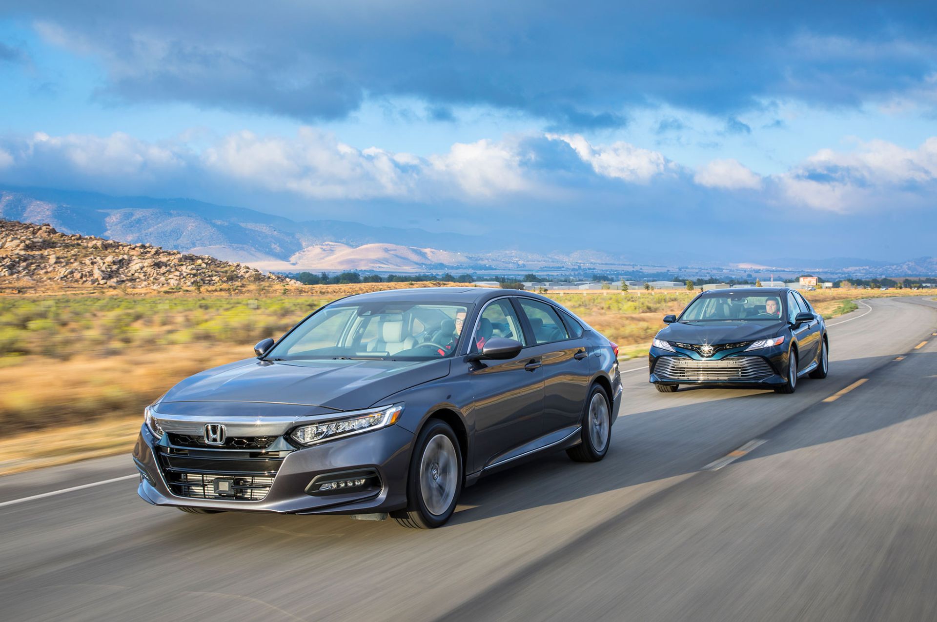 هوندا آکورد ۲۰۱۸ و تویوتا کمری ۲۰۱۸