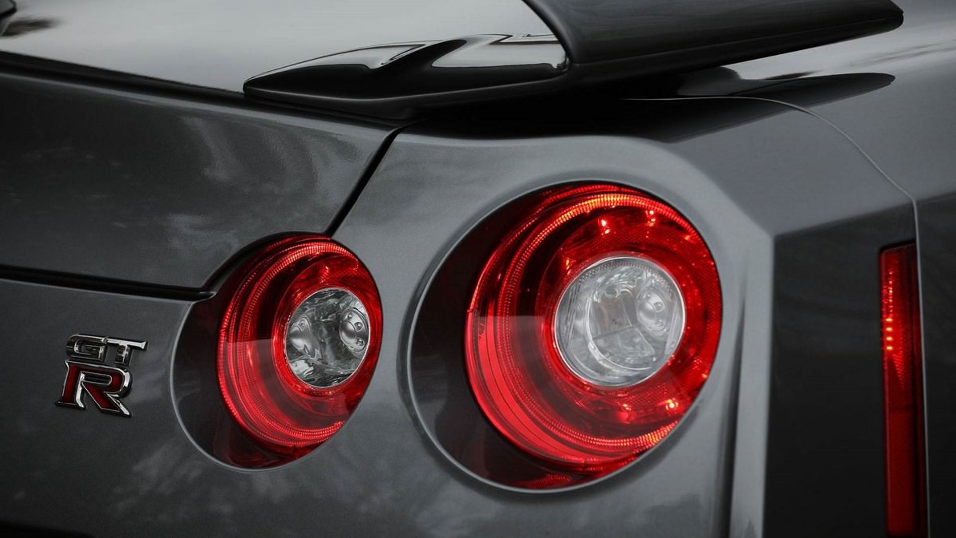 نیسان GT-R
