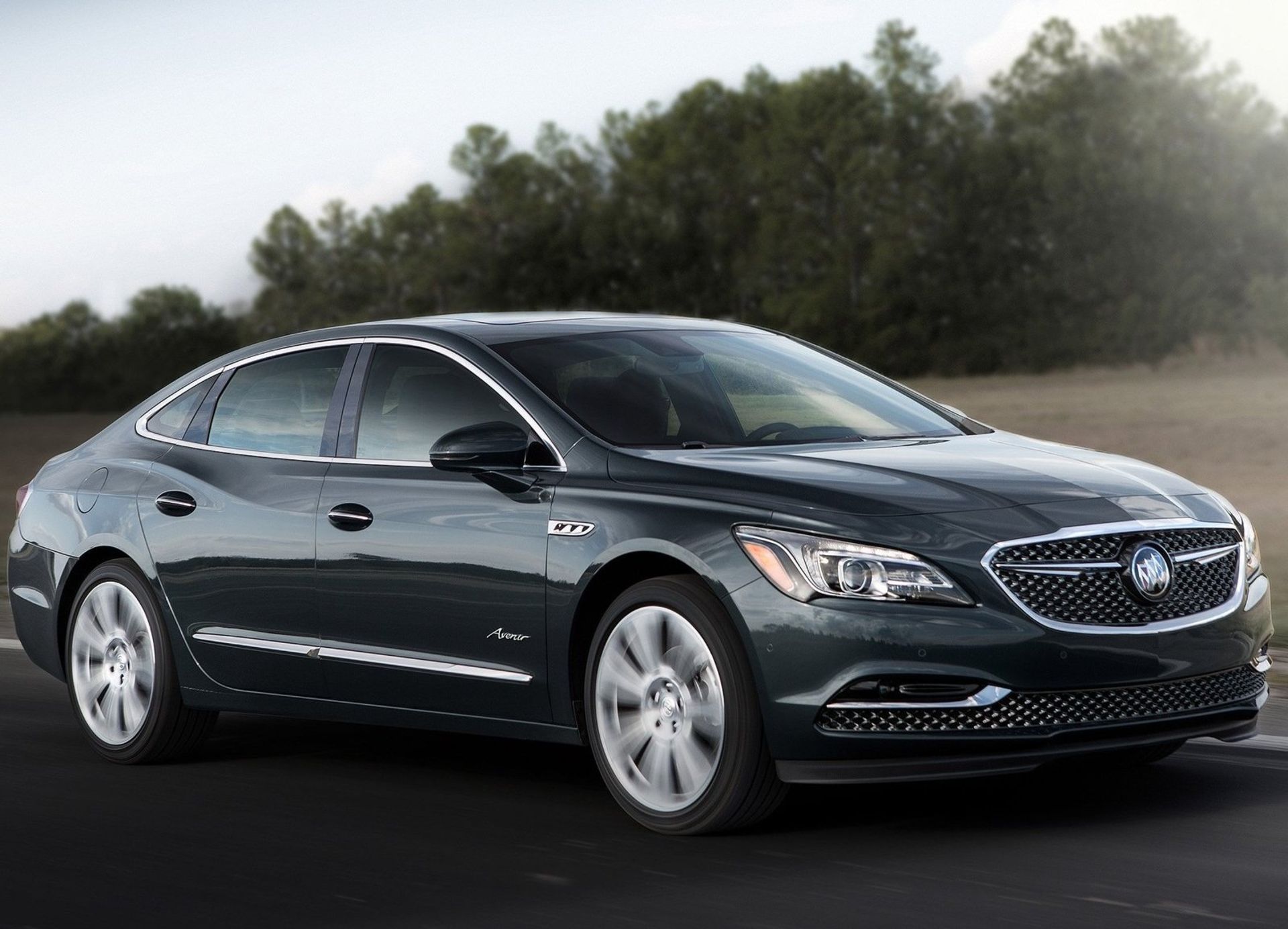 بیوک لاکراس Buick LaCrosse Avenir