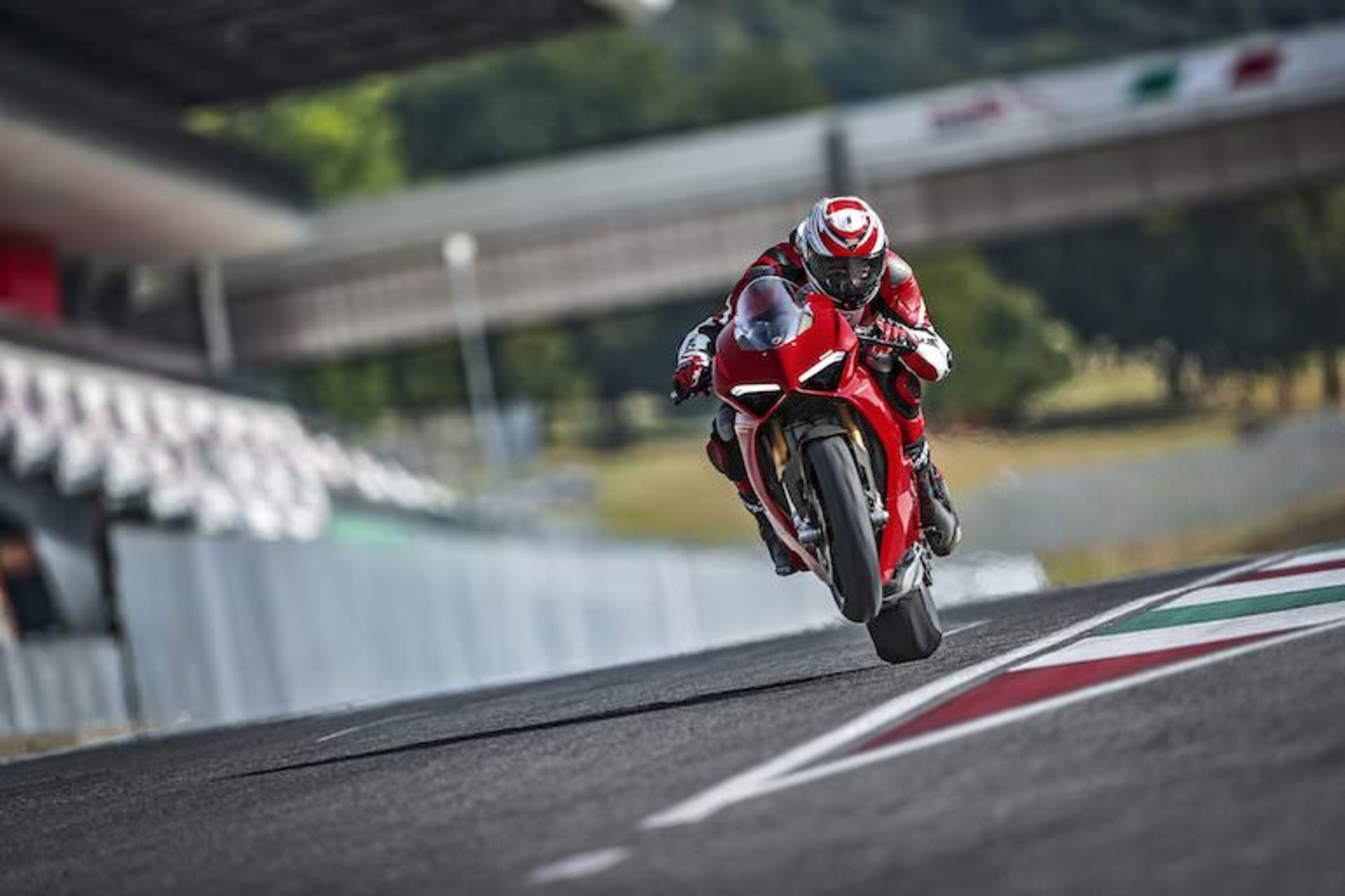 دوکاتی پانیگاله / Ducati Panigale V4