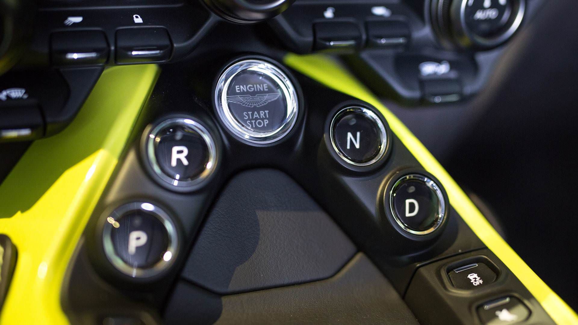 استون کارتین ونتیج 2018 / Aston Martin Vantage