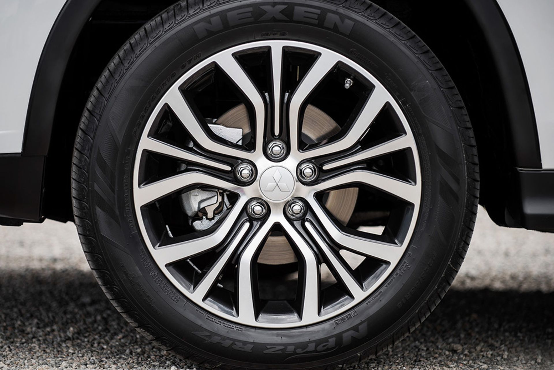 Mitsubishi ASX 2017/ میتسوبیشی ASX ۲۰۱۷