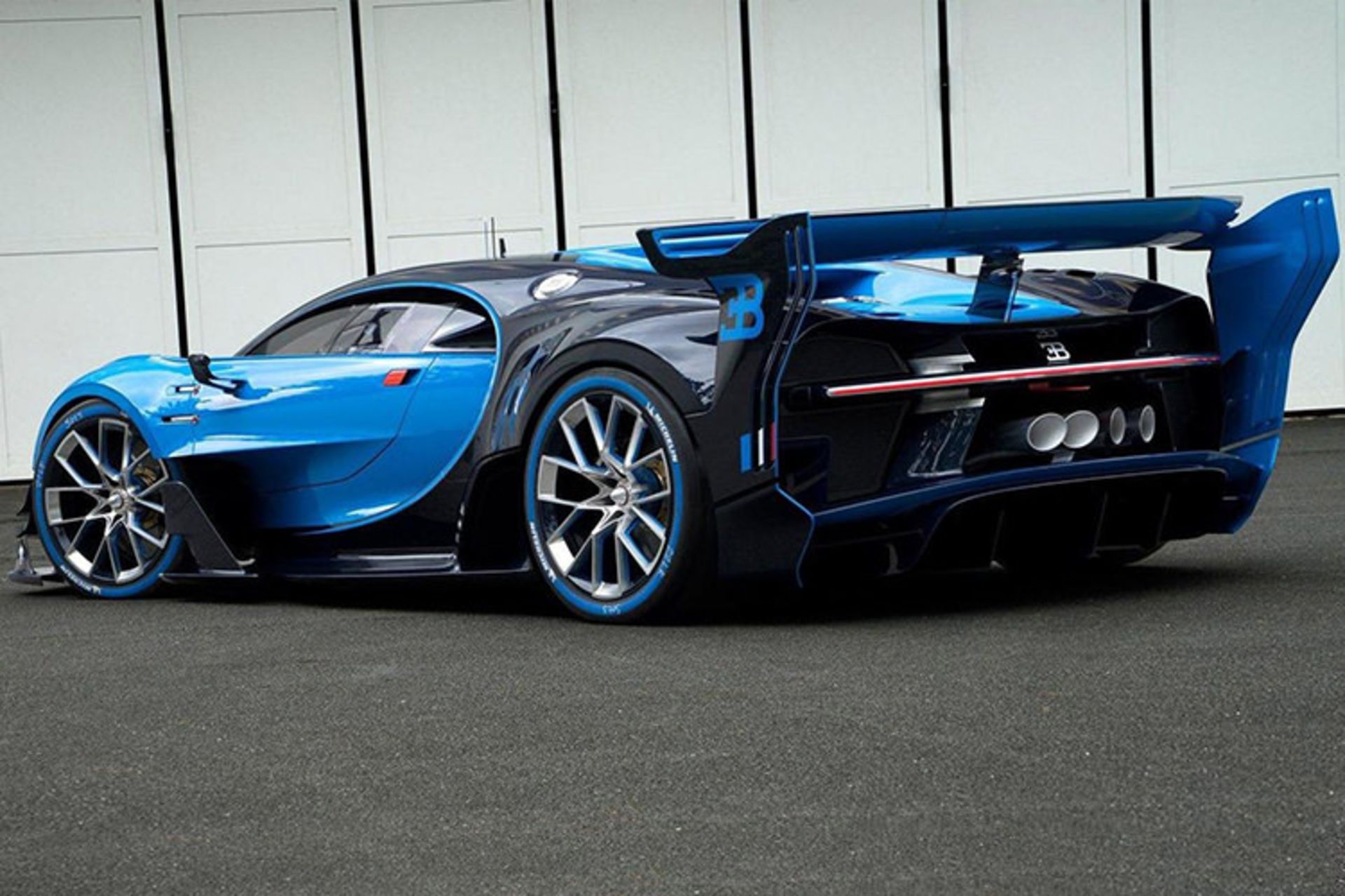 اولین بوگاتی شیرون، در آمریکا تحویل داده شد