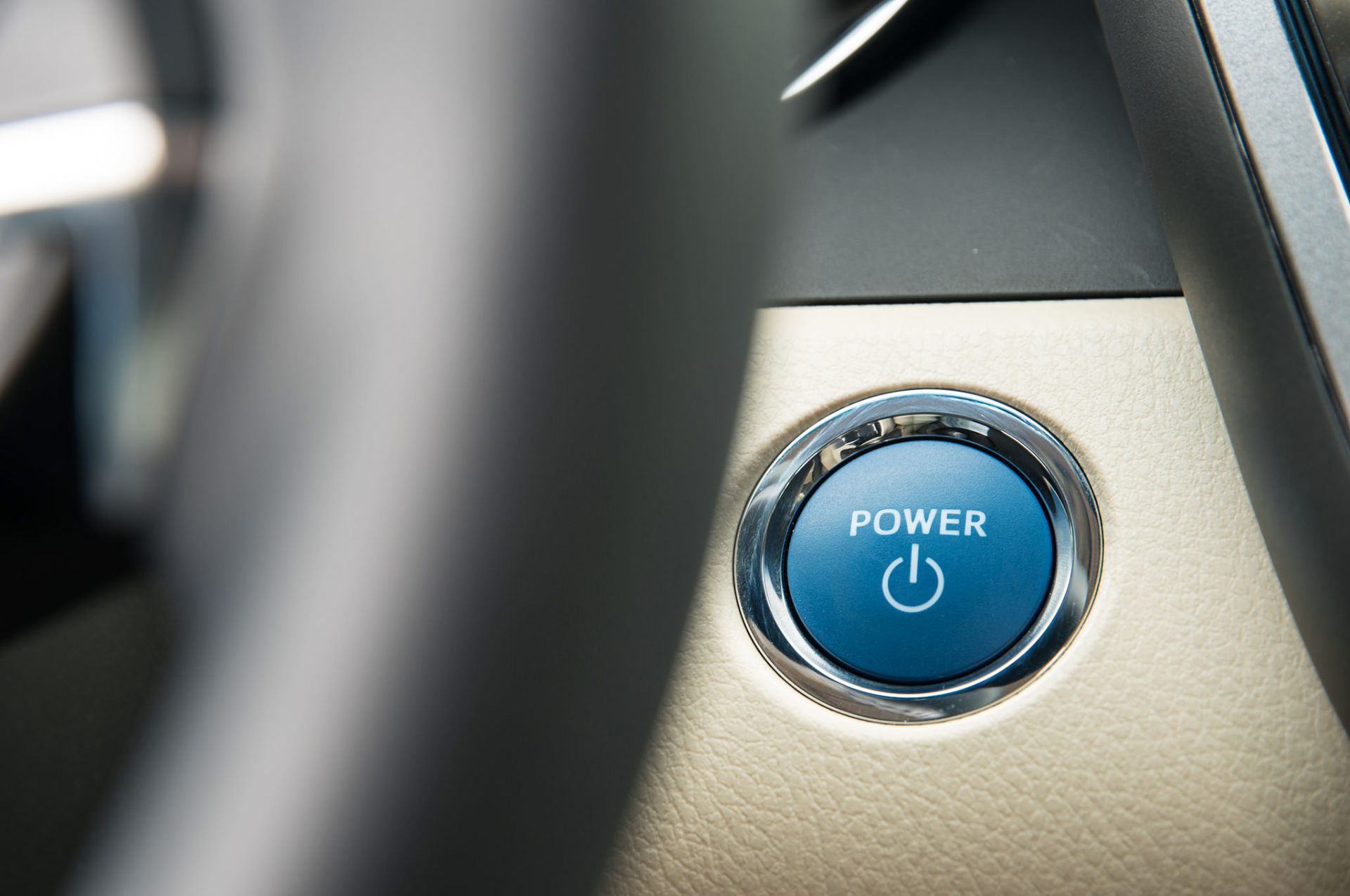 تویوتا کمری هیبرید ۲۰۱۸