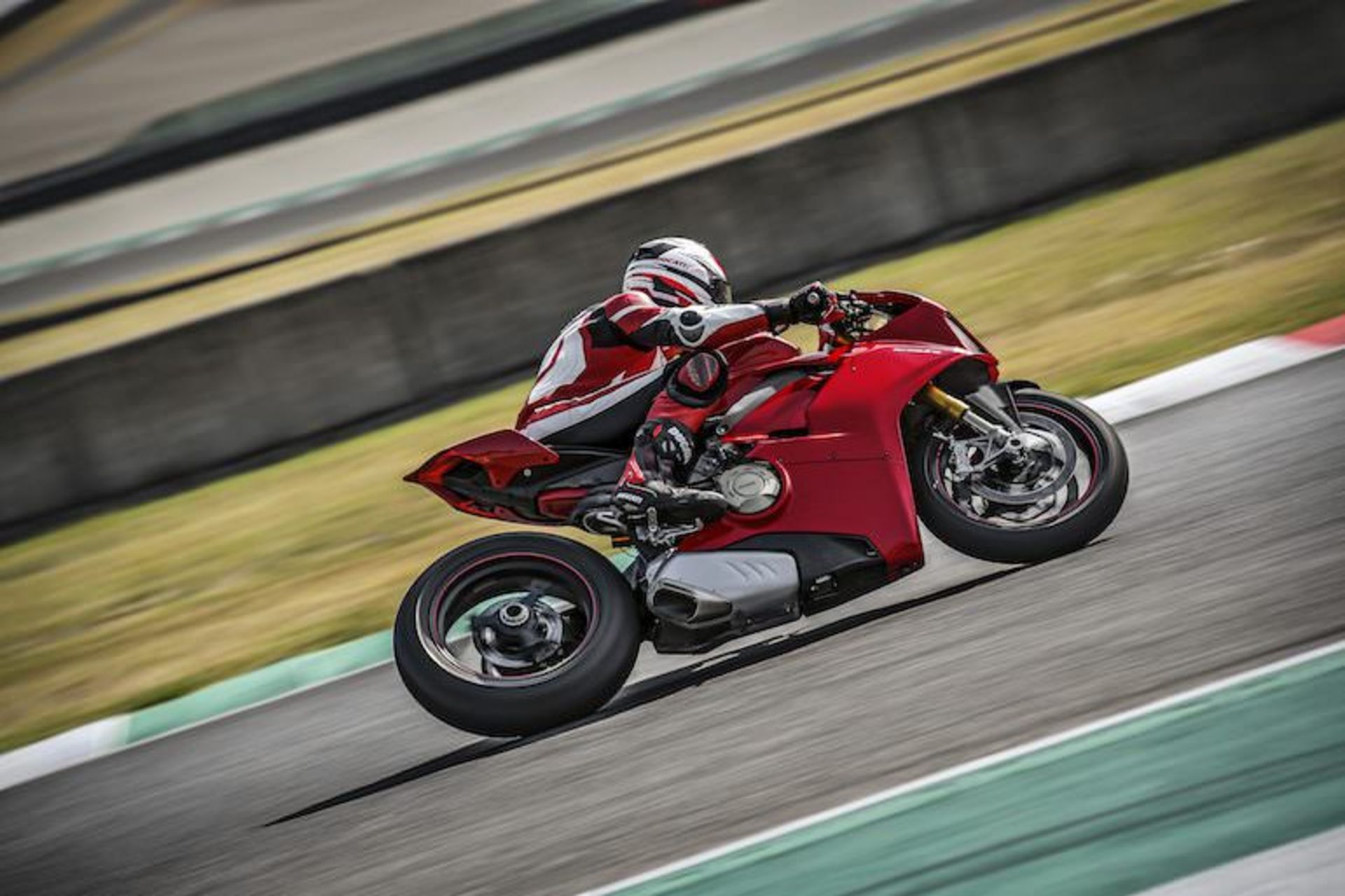 دوکاتی پانیگاله / Ducati Panigale V4