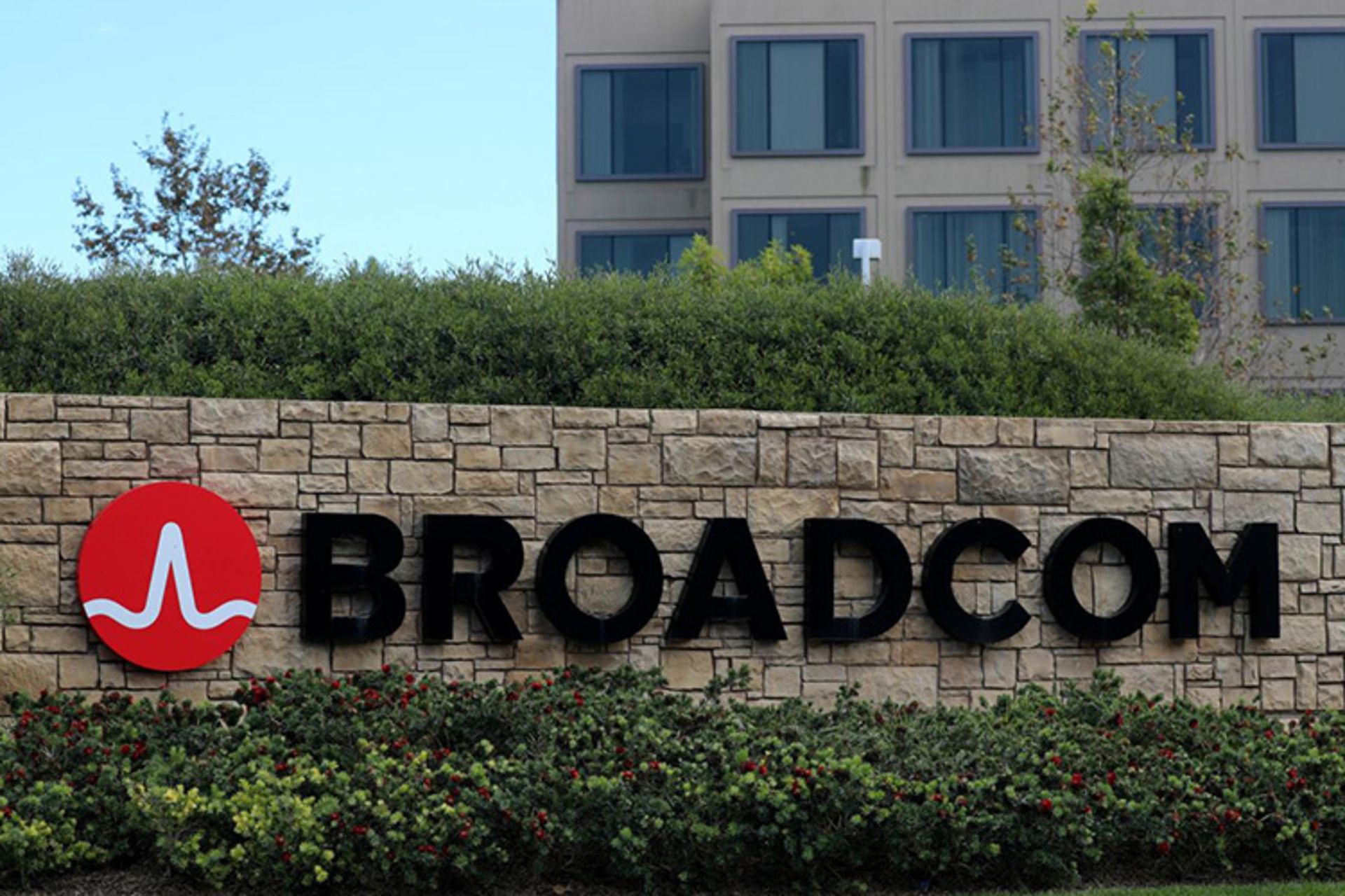 برادکام / Broadcom