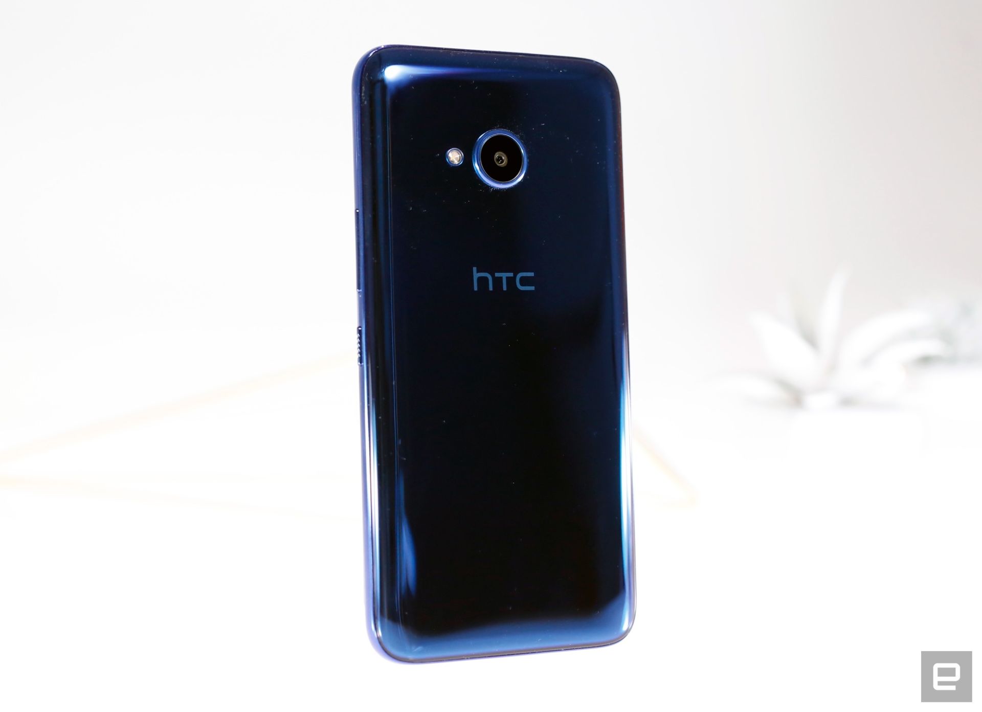 اچ تی سی یو 11 لایف / HTC U11 Life